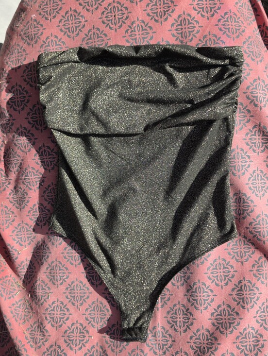 Sincerly Jules Tops - Sincerely Jules Glitter Black/Gold bodysuit Medium